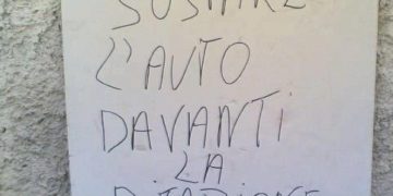 Sgrammaticati.it NON SOSTARE L'AUTO DAVANTI LA BITAZIONE A'ttensione sgrammaticati