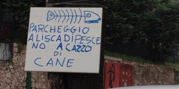 Sgrammaticati.it PARCHEGGIO A LISCA DI PESCE NO A CAZZO DI CANE!!! Foto Divertenti sgrammaticati  